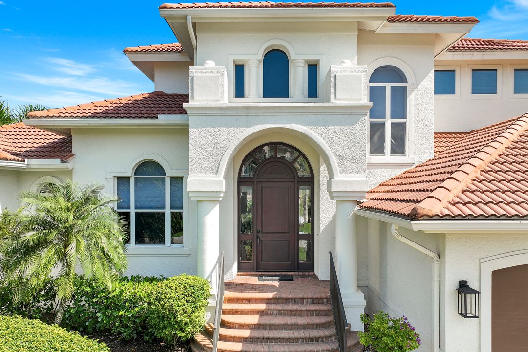 155 Heron Ave, Naples, FL 34108