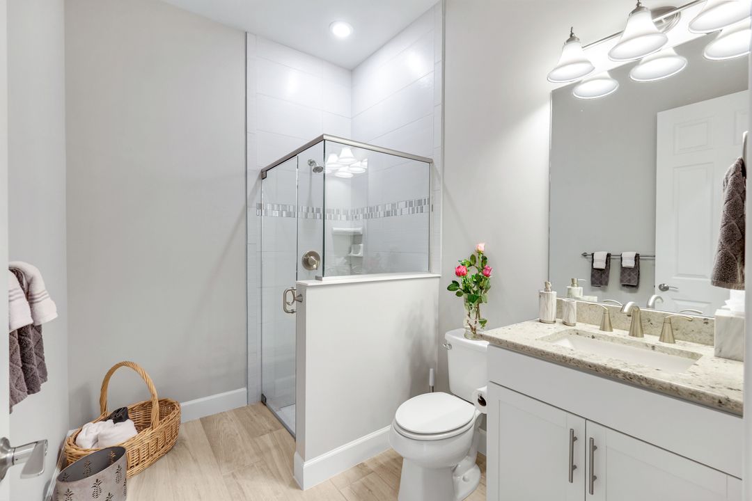 9428 Sanderling Ct, Naples, FL 34120