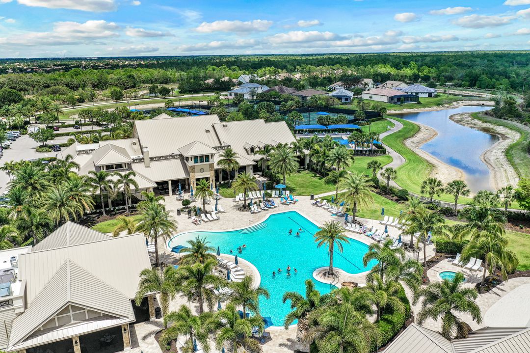7692 Winding Cypress Dr, Naples, FL 34114