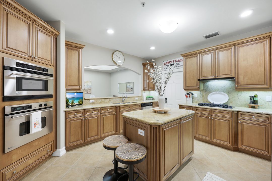 2858 Tiburon Blvd E  #101, Naples, FL 34109