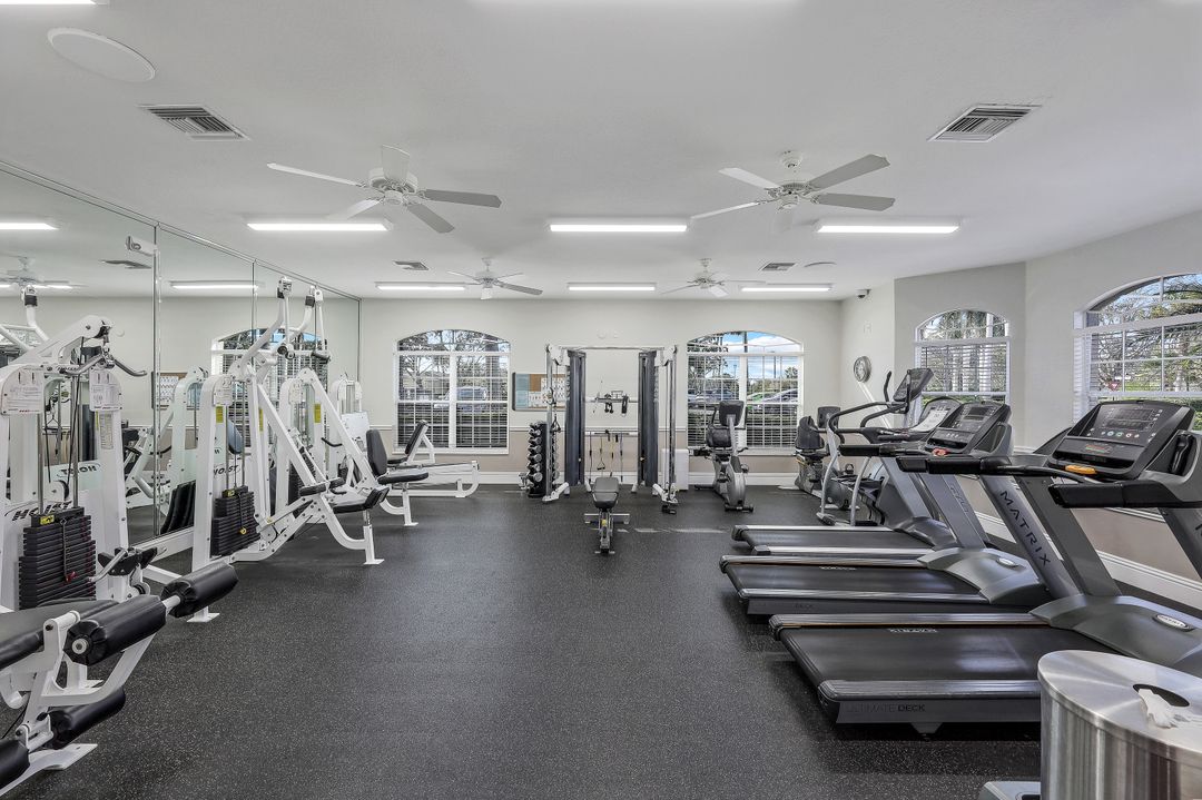 8687 Ibis Cove Cir, Naples, FL 34119