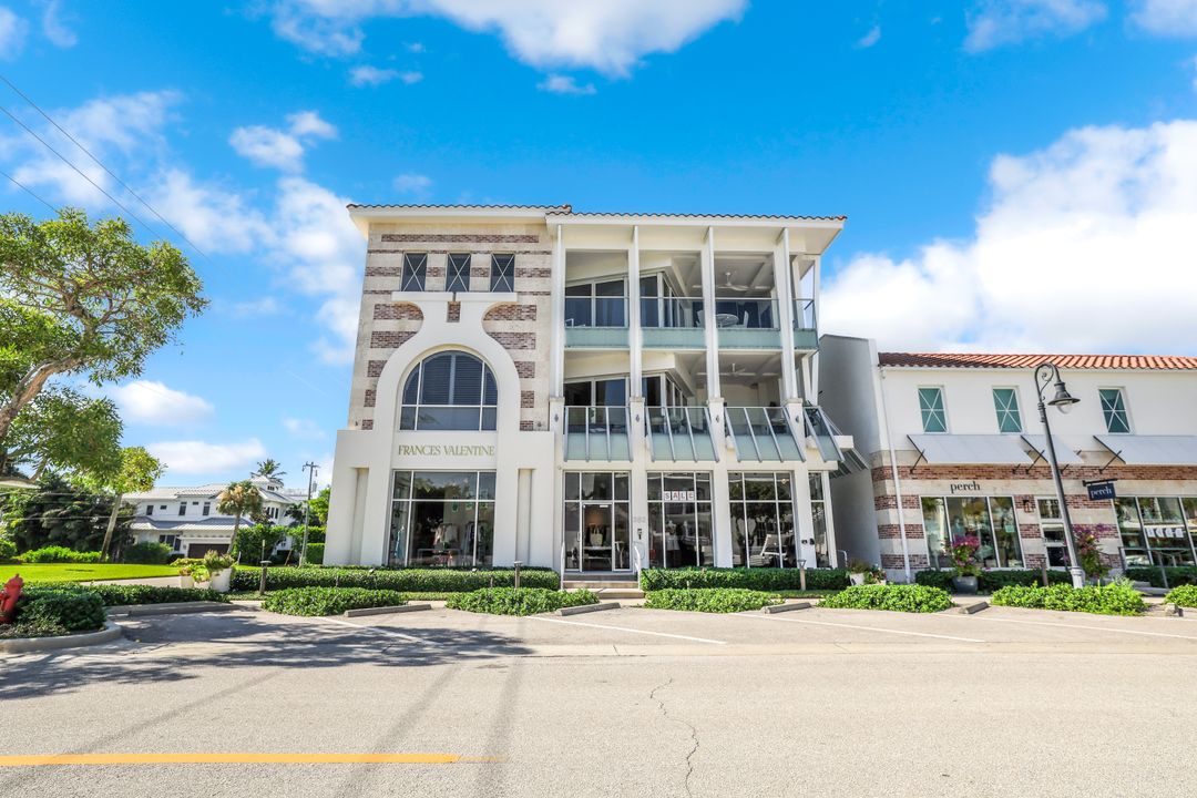 382 12th Ave S #301, Naples, FL 34102