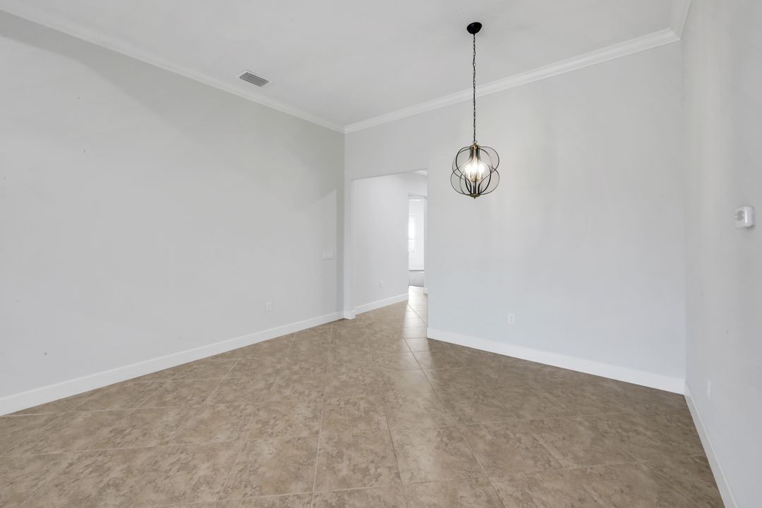 9179 Flint Ct, Naples, FL 34120