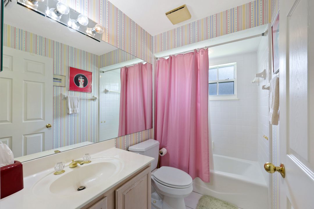 242 Via Perignon, Naples, FL 34119