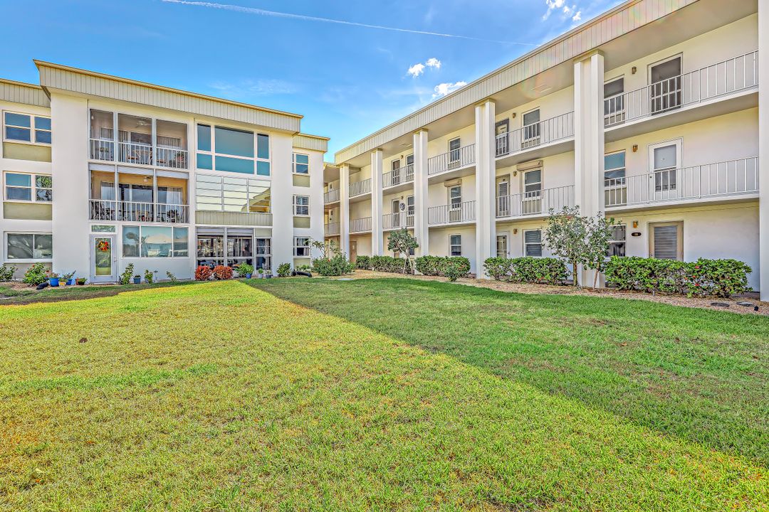 1624 Pine Valley Dr #118, Fort Myers, FL 33907