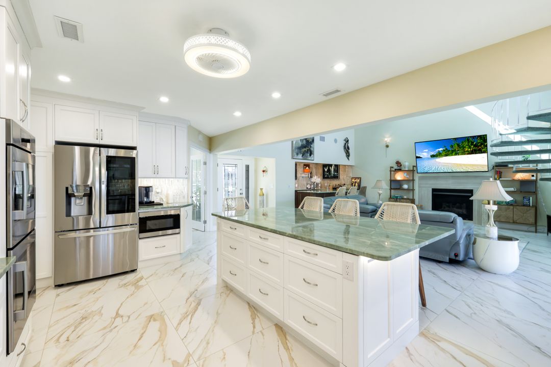 18323 Cutlass Dr, Fort Myers Beach, FL 33931