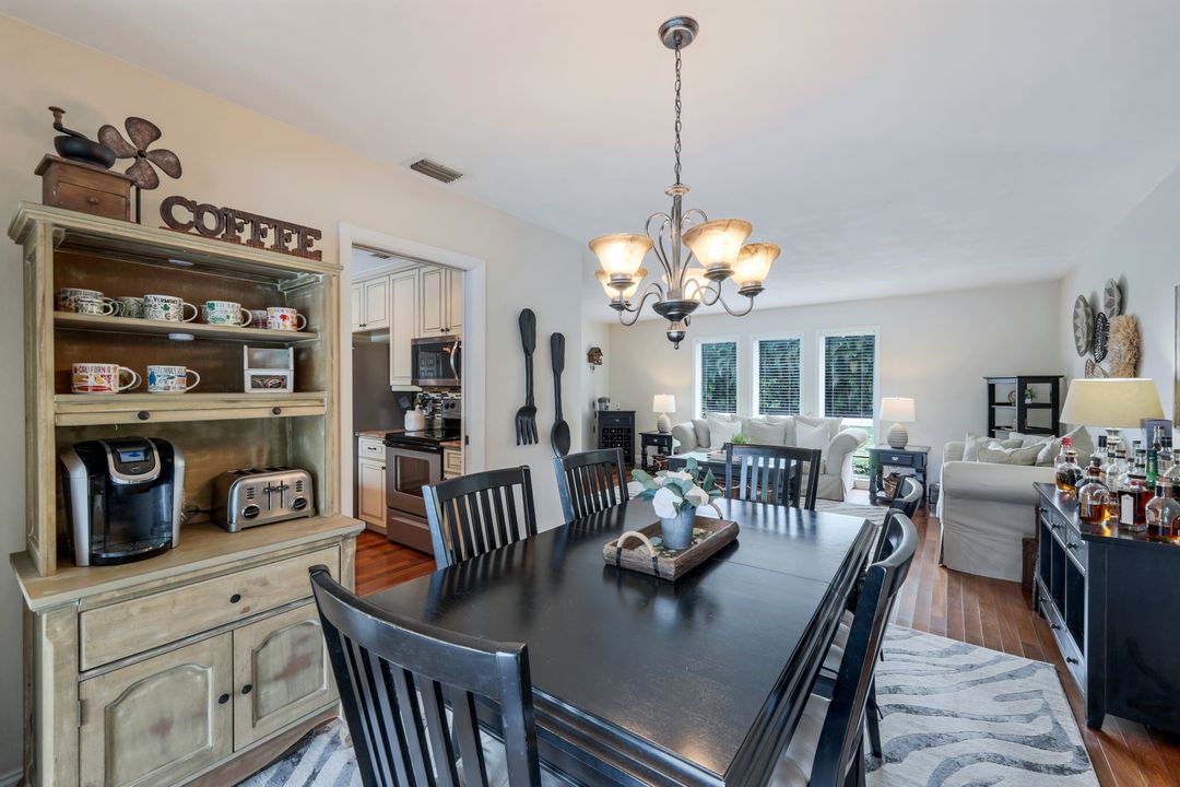 289 Burning Tree Dr, Naples, FL 34105