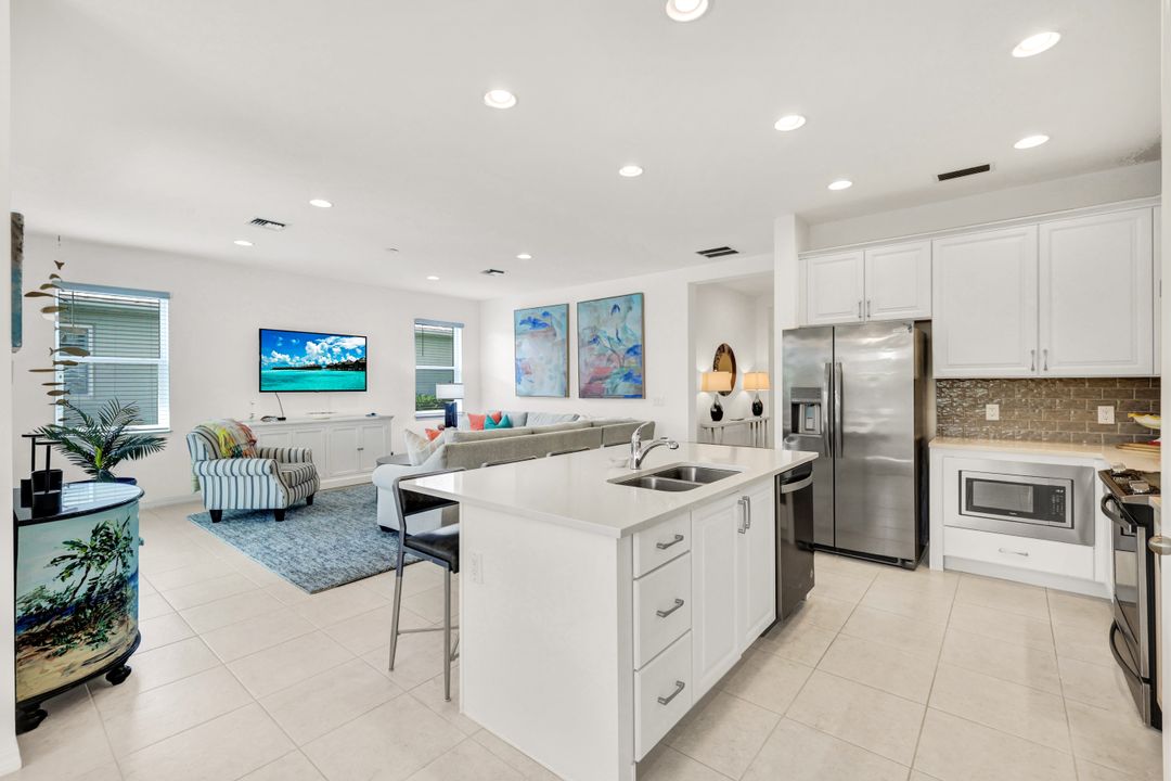 14604 Catamaran Pl, Naples, FL 34114