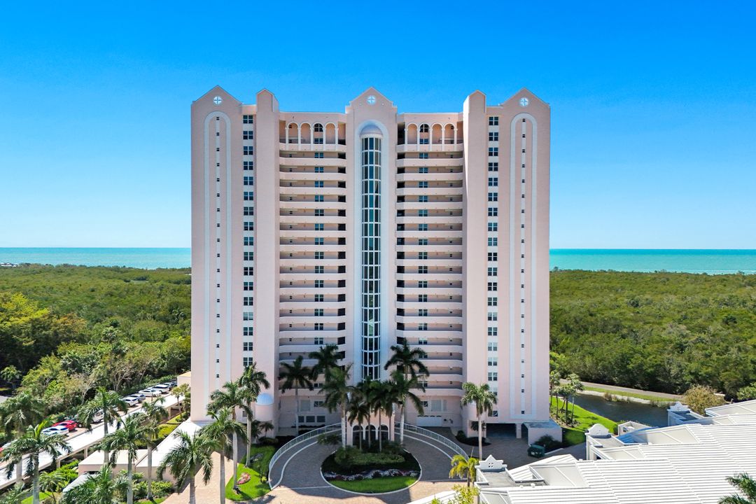 6101 Pelican Bay Blvd  #305, Naples, FL 34108