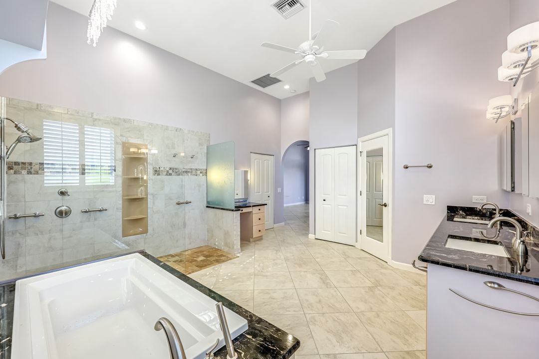 2035 Castle Garden Ln, Naples, FL 34110