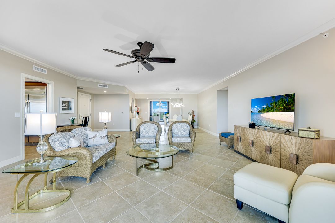 1050 Borghese Ln #605, Naples, FL 34114