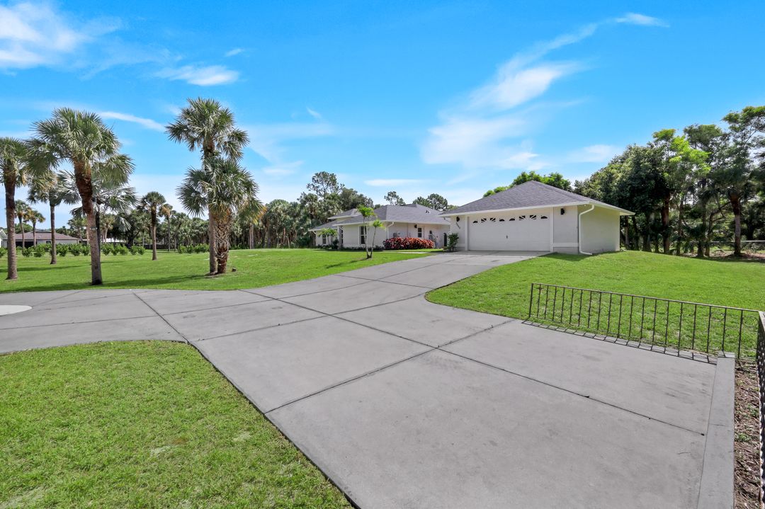 3060 70th St SW, Naples, FL 34105