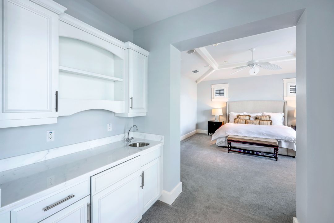 169 Conners Ave, Naples, FL 34108