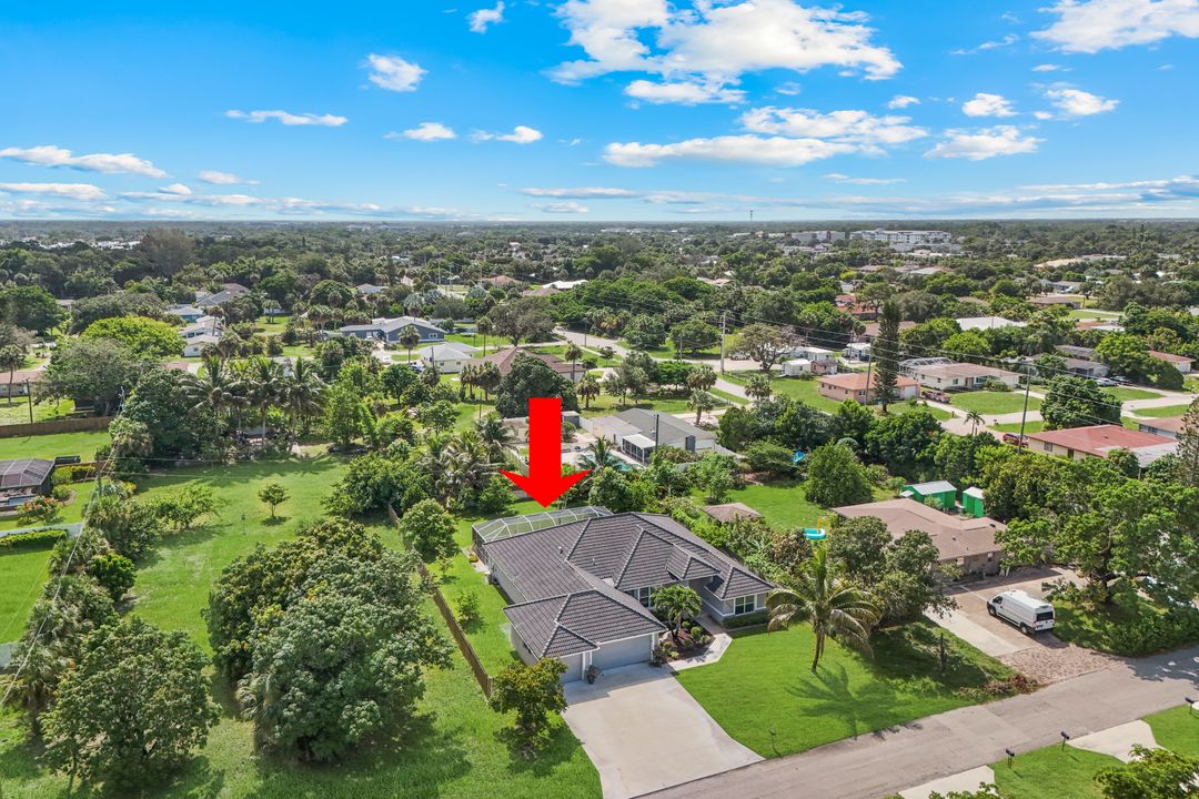 27741 Roslin Dr, Bonita Springs, FL 34135