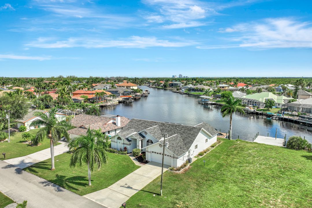 2137 SE 19th Ave, Cape Coral, FL 33990