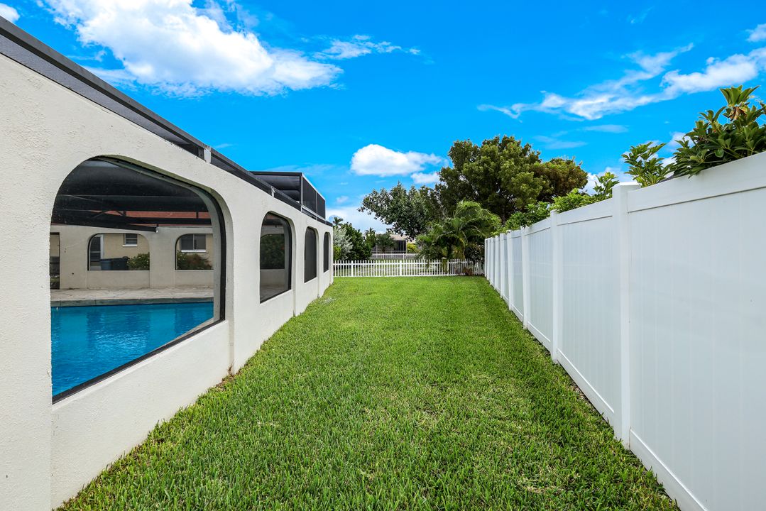 3137 SE 22nd Ave, Cape Coral, FL 33904