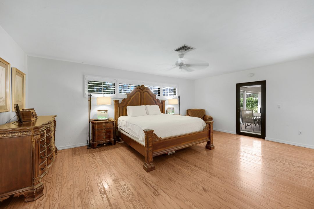 1924 Empress Ct, Naples, FL 34110