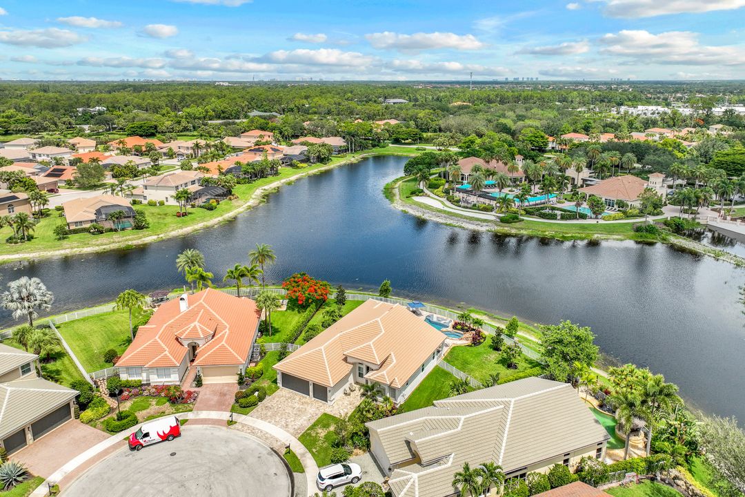 2179 Canary Island Cove, Naples, FL 34119