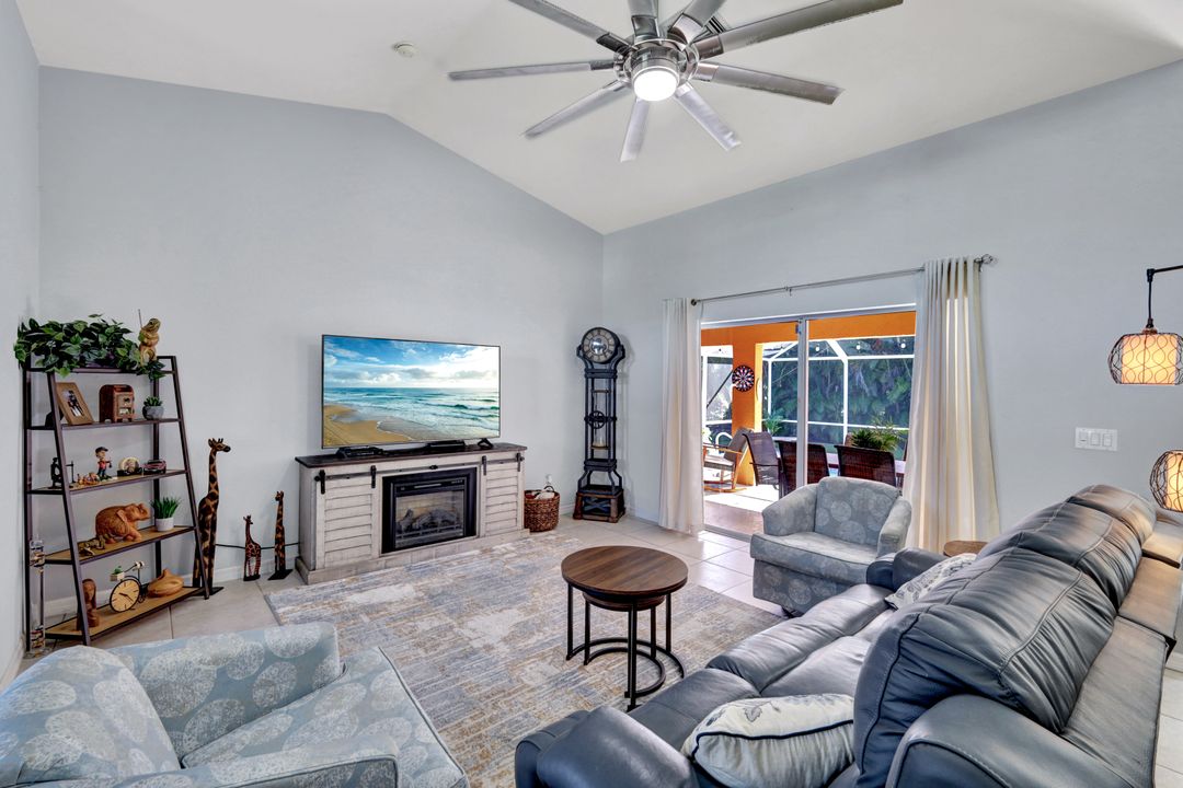 5323 SW 22nd Pl, Cape Coral, FL 33914