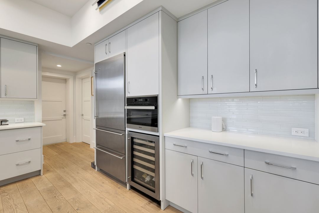 335 Banyan Blvd, Naples, FL 34102