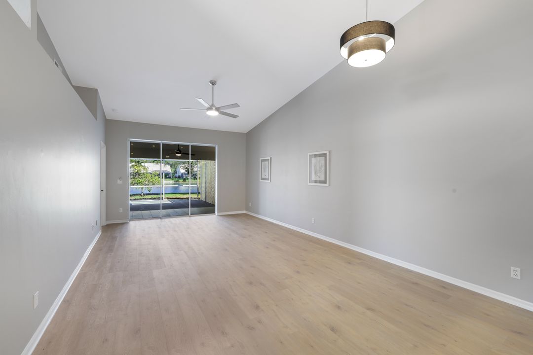 661 Captn Kate Ct, Naples, FL 34110