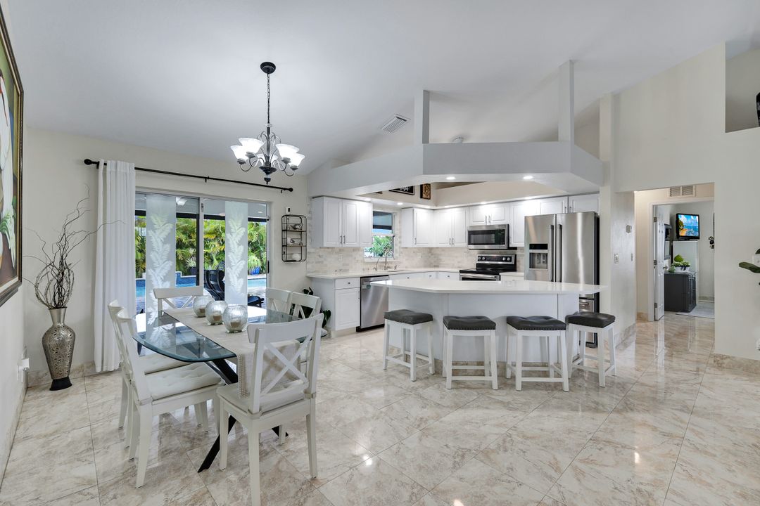 1006 NE 2nd Pl, Cape Coral, FL 33909