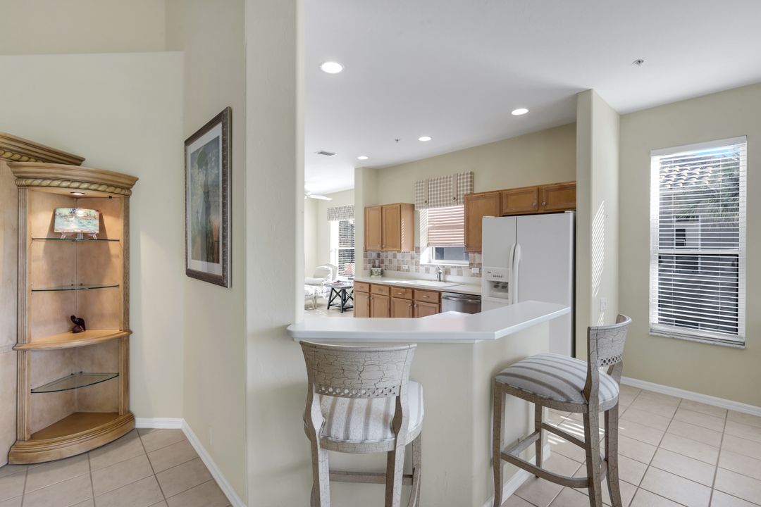 8470 Danbury Blvd #201, Naples, FL 34120