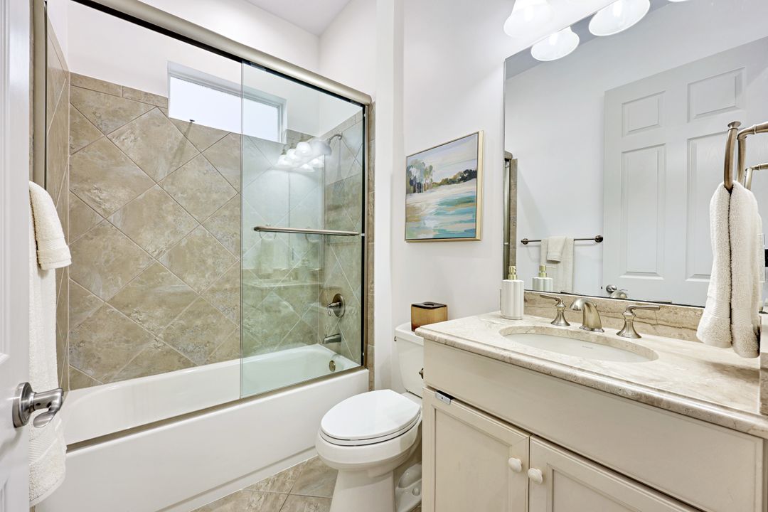 7655 Martino Cir, Naples, FL 34112