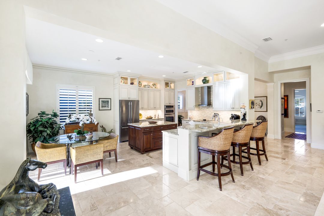 12014 Covent Garden Ct #202, Naples, FL 34120