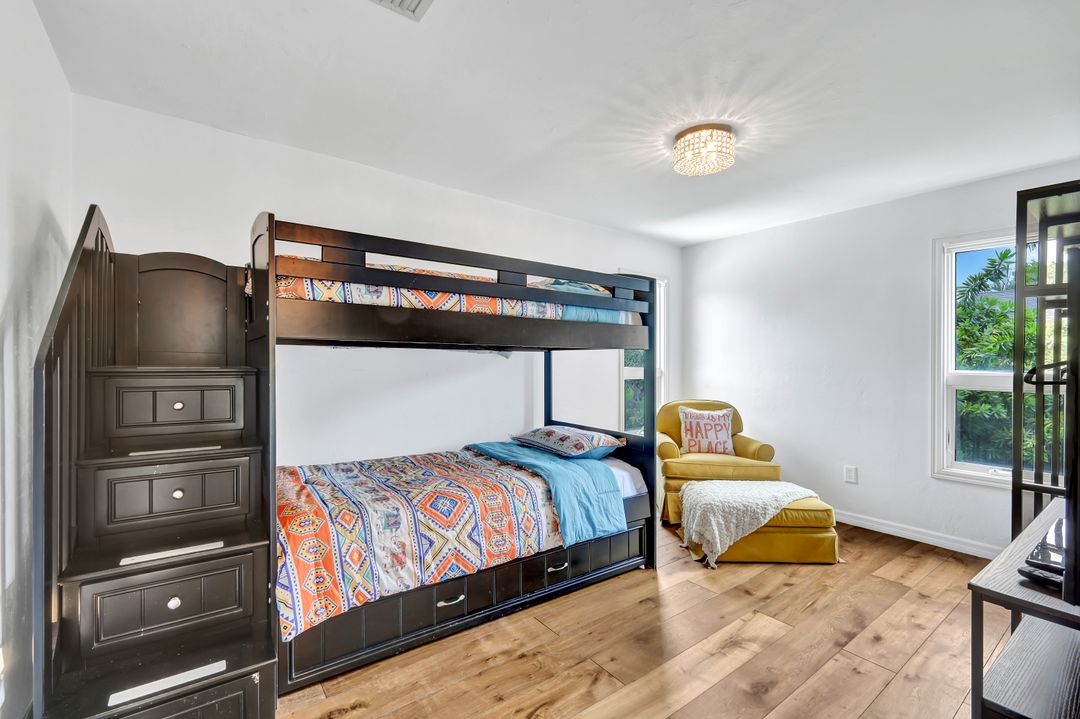 1600 Port Ave, Naples, FL 34104