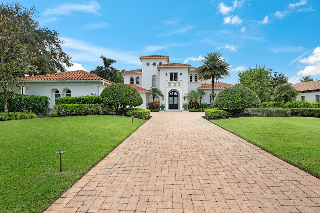 2558 Escada Ct, Naples, FL 34109