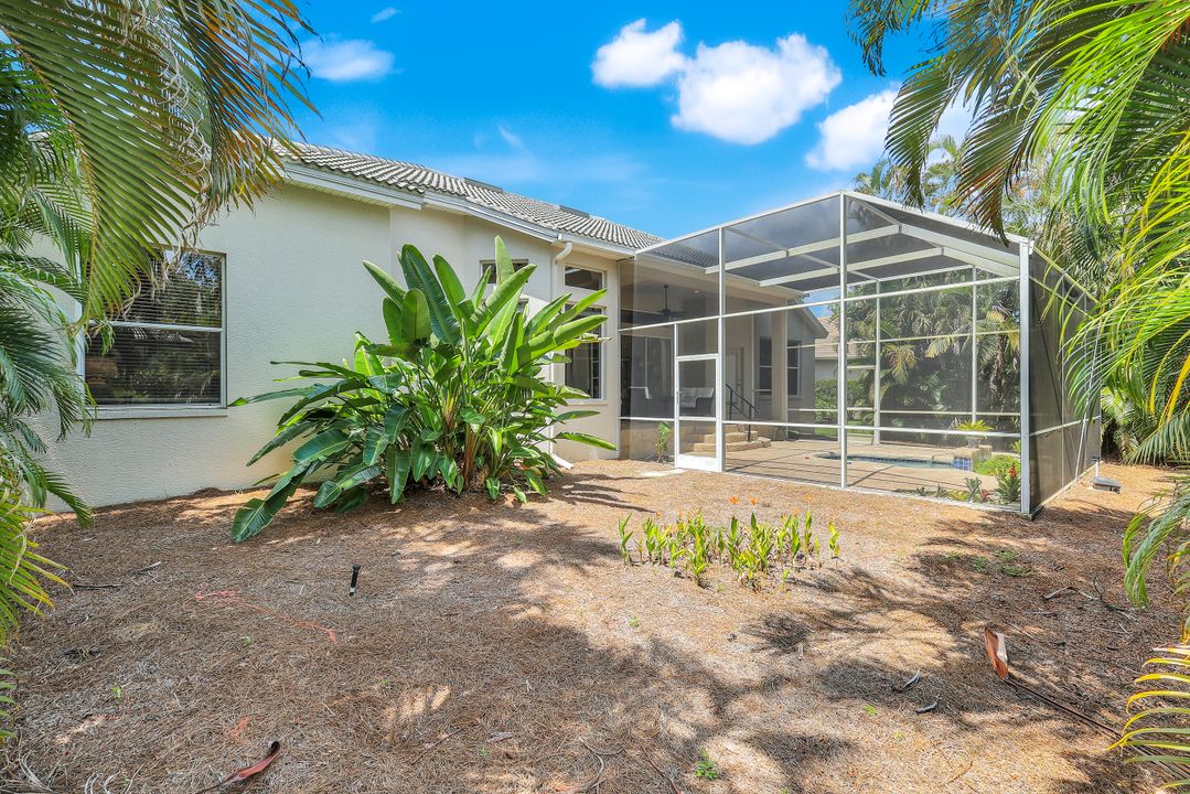 1932 Springberry Cir, Naples, FL 34109