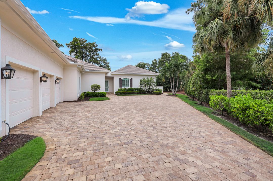 3150 Dahlia Way, Naples, FL 34105