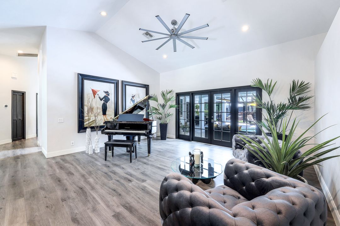 6010 Standing Oaks Ln, Naples, FL 34119