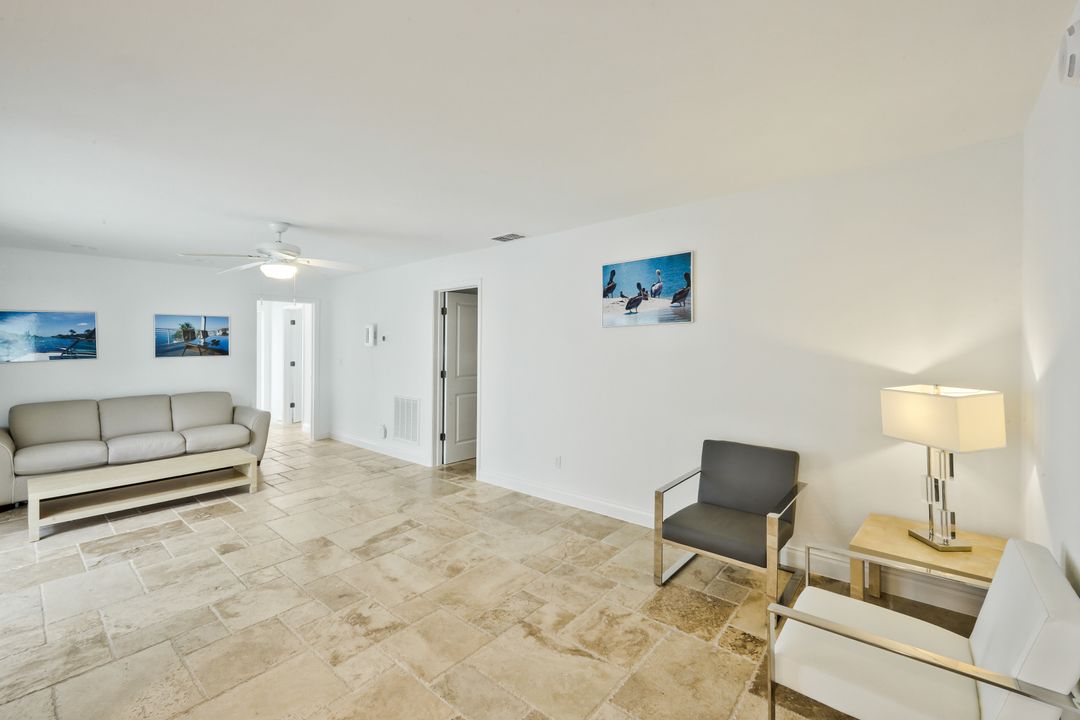 2302 SE 28th St, Cape Coral, FL 33904