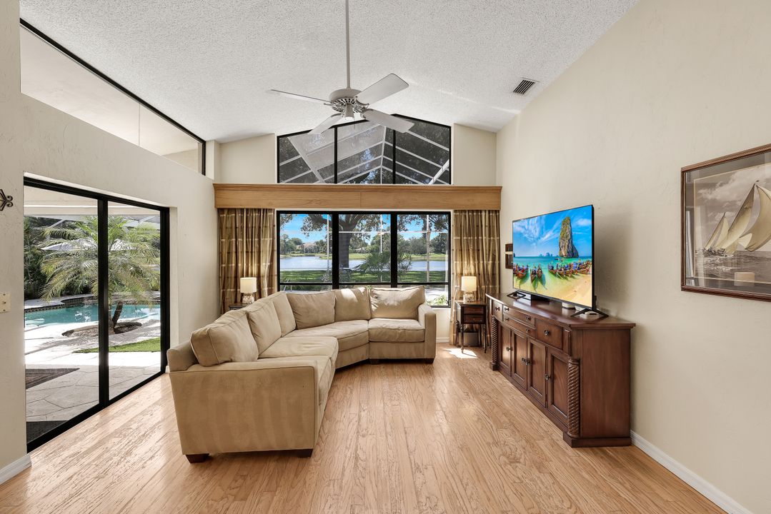 1924 Empress Ct, Naples, FL 34110