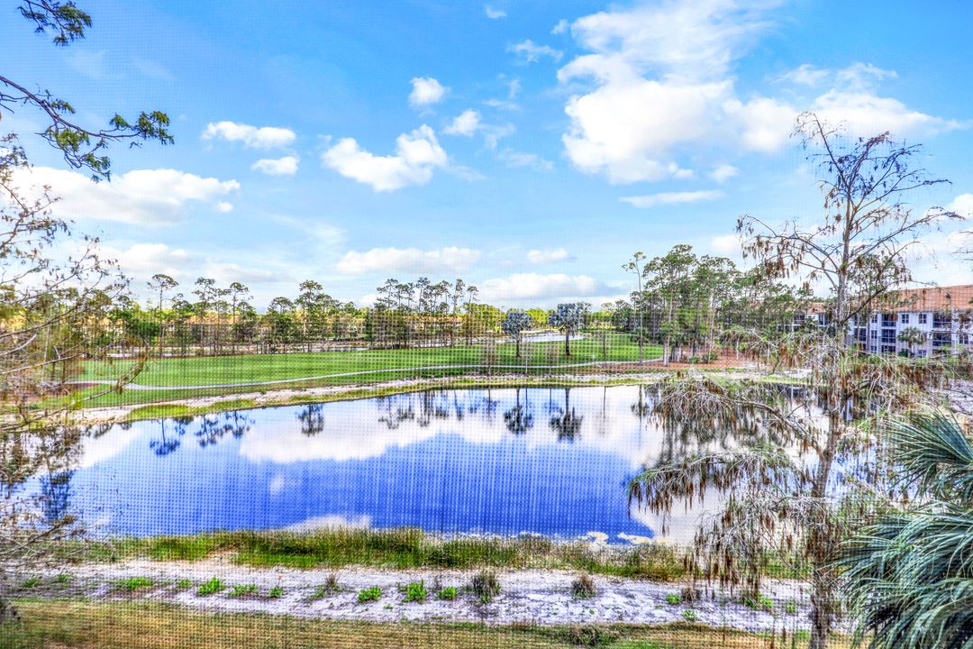 8247 Parkstone Pl #306, Naples, FL 34120