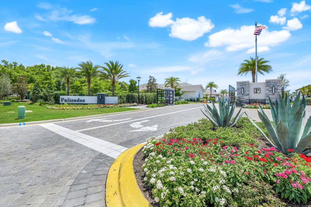 6630 Palisades Ave, Naples, FL 34109