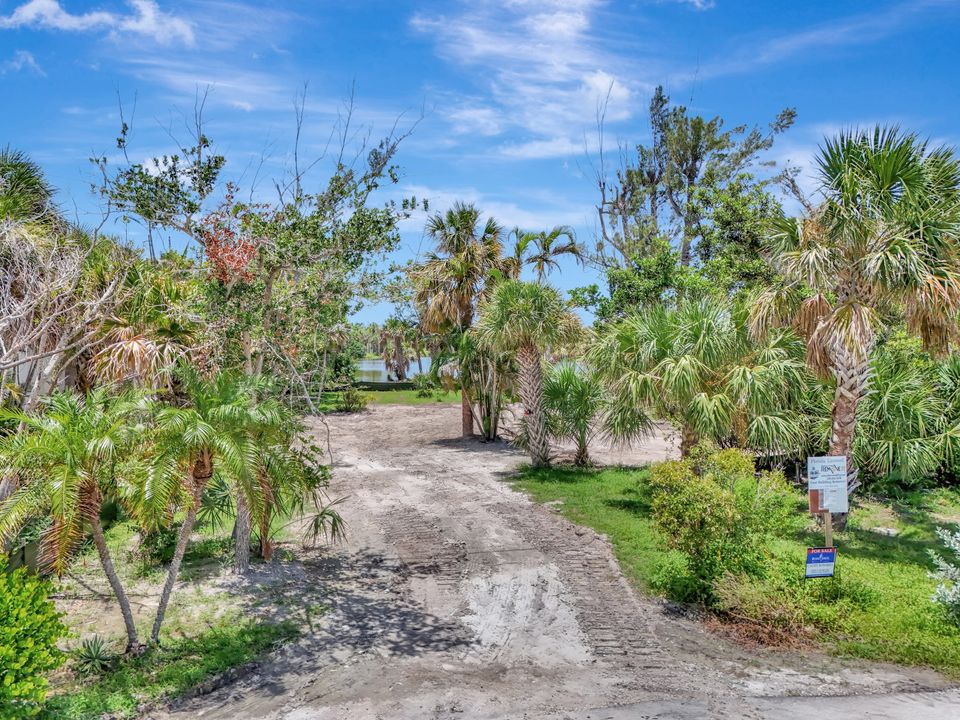 231 Palm Lake Dr, Sanibel, FL 33957