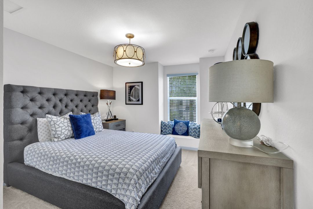 2369 Tangerine Ln, Naples, FL 34120