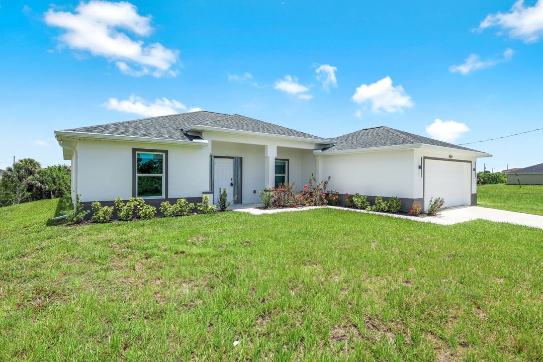 2921 NE 1st Ave, Cape Coral, FL 33909