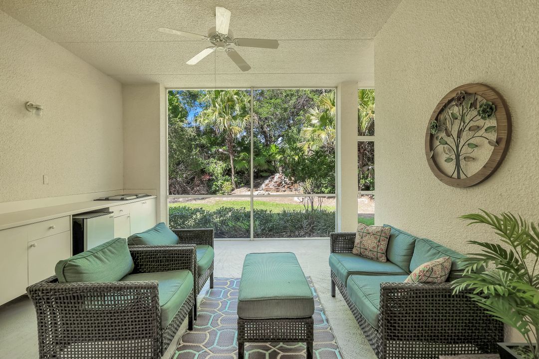2365 Hidden Lake Dr #9, Naples, FL 34112