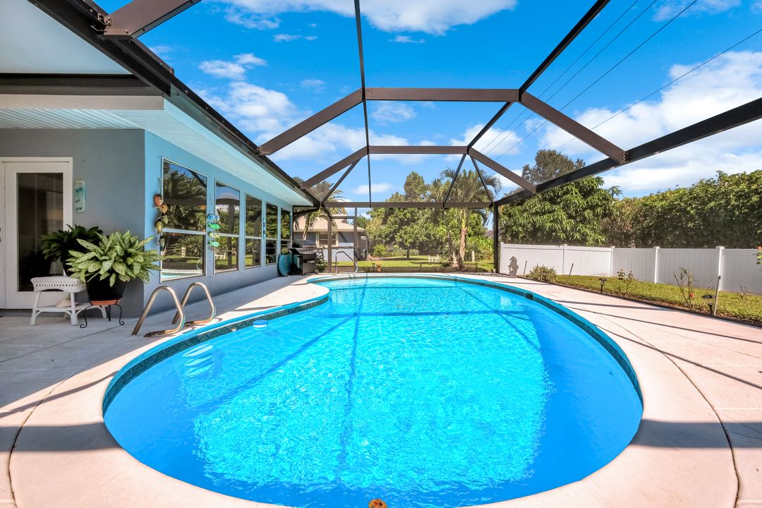 4459 Lakewood Blvd, Naples, FL 34112