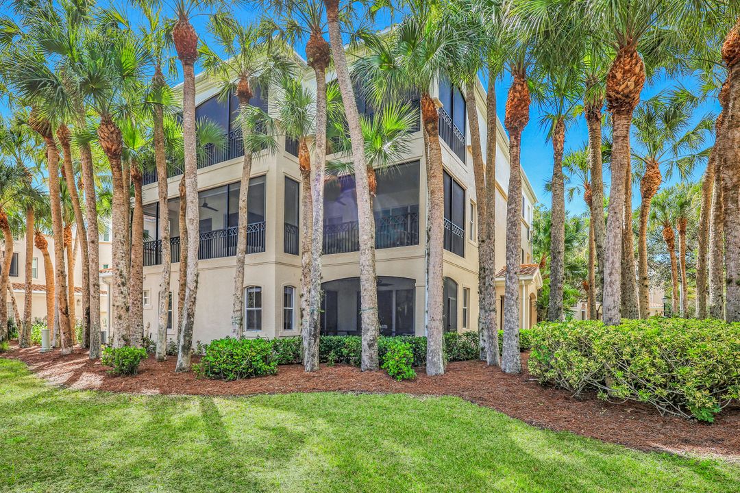 2858 Tiburon Blvd E  #101, Naples, FL 34109