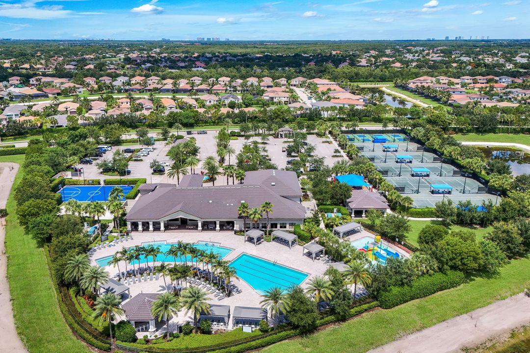 4500 Aurora St, Naples, FL 34119