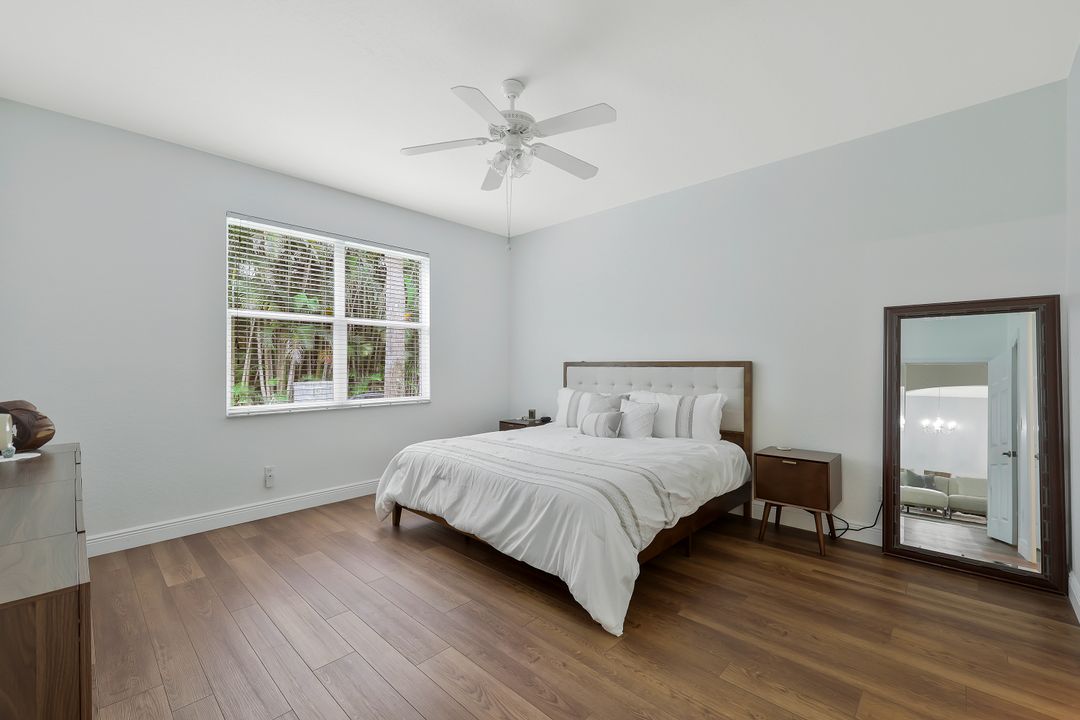 7416 Berkshire Pines Dr, Naples, FL 34104