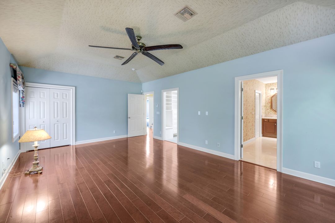 675 Murex Dr, Naples, FL 34102