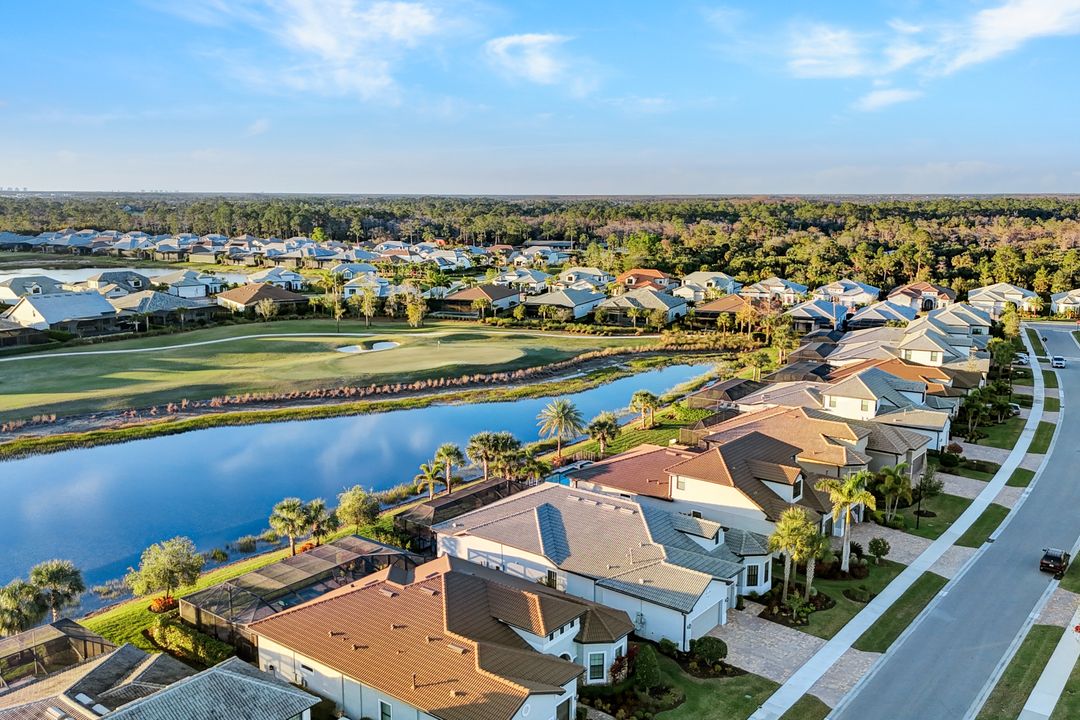 9493 Night Heron Ln, Naples, FL 34120