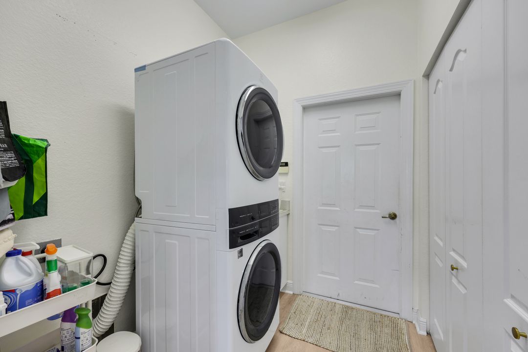 8058 Tauren Ct, Naples, FL 34119