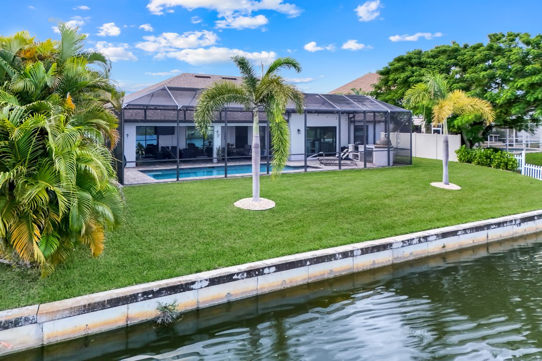 401 NE 19th Pl, Cape Coral, FL 33909